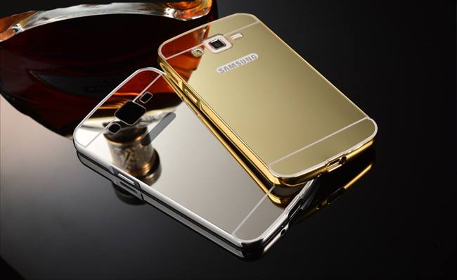Ốp lưng nguyên khối lưng nhựa bóng Samsung E7 cho bạn một phong cách mới.